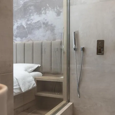 Hotel Roadside 4*